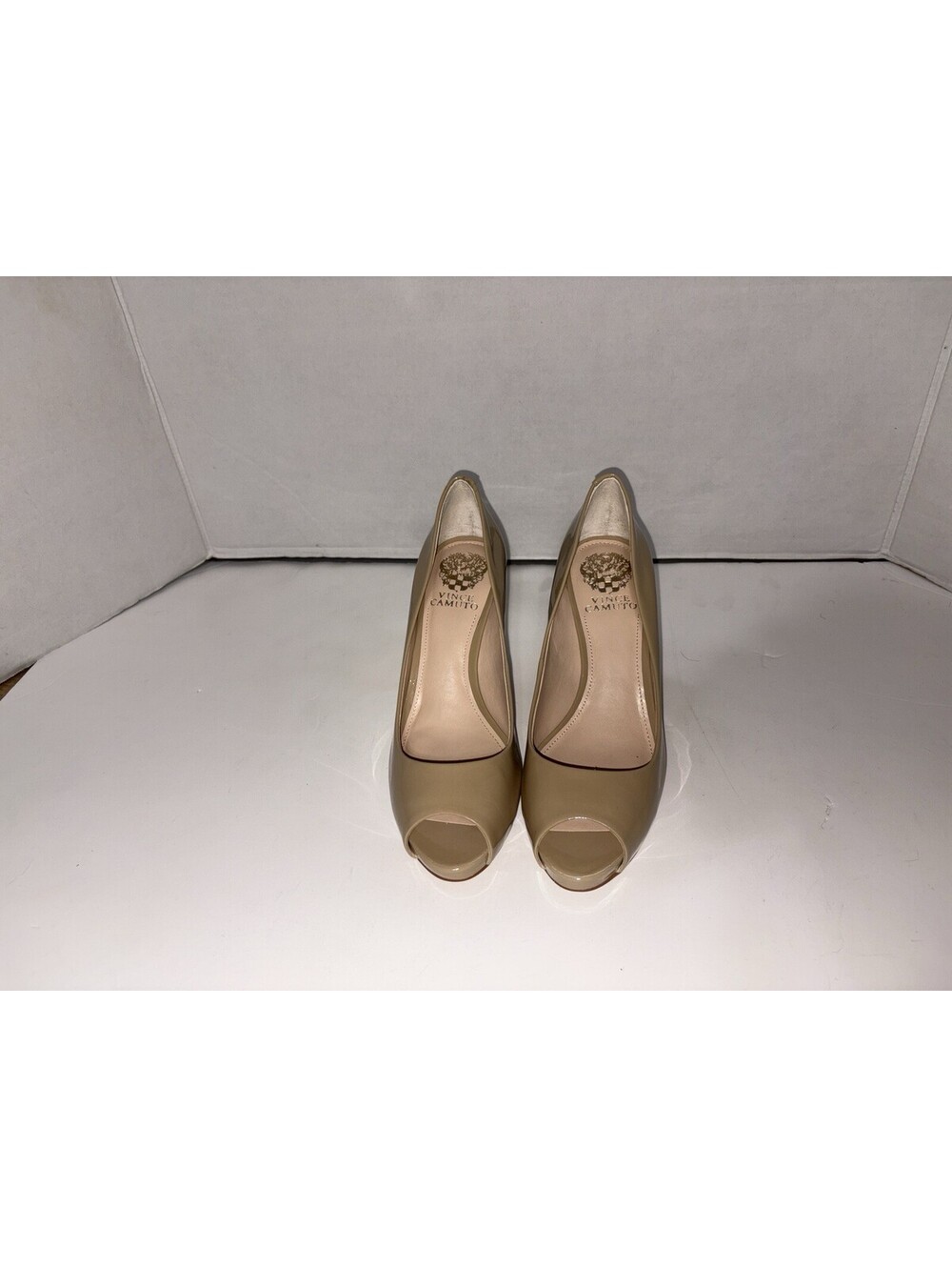 Vince Camuto Beige Patent Leather Peep Toe Heels Size 8m/38 Tan